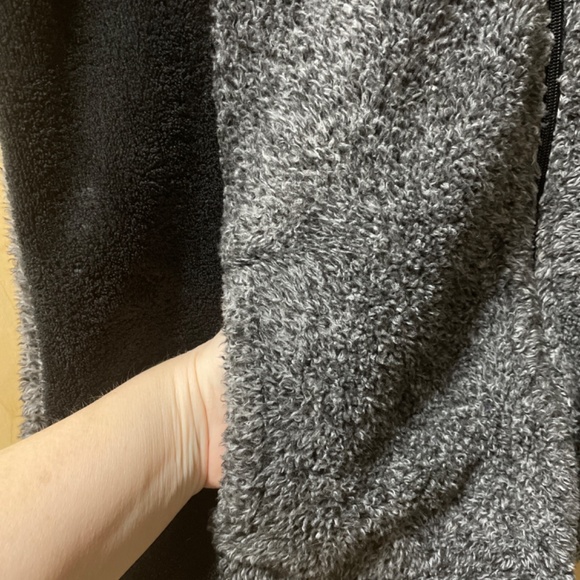 Women Large Sherpa Plush Outdoor Activewear Vest Jacket Zipper Front Pockets - Picture 2 of 7